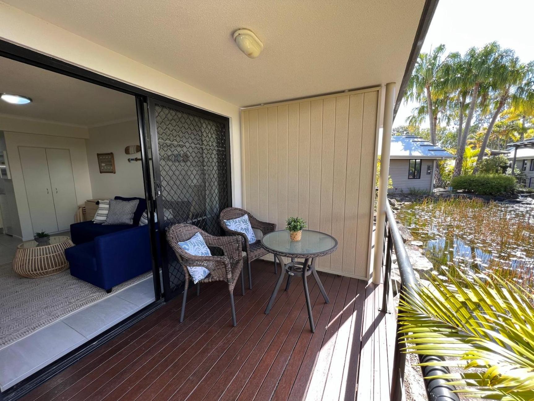 Nautical Stylish Ground Level 1 Bedroom Unit *