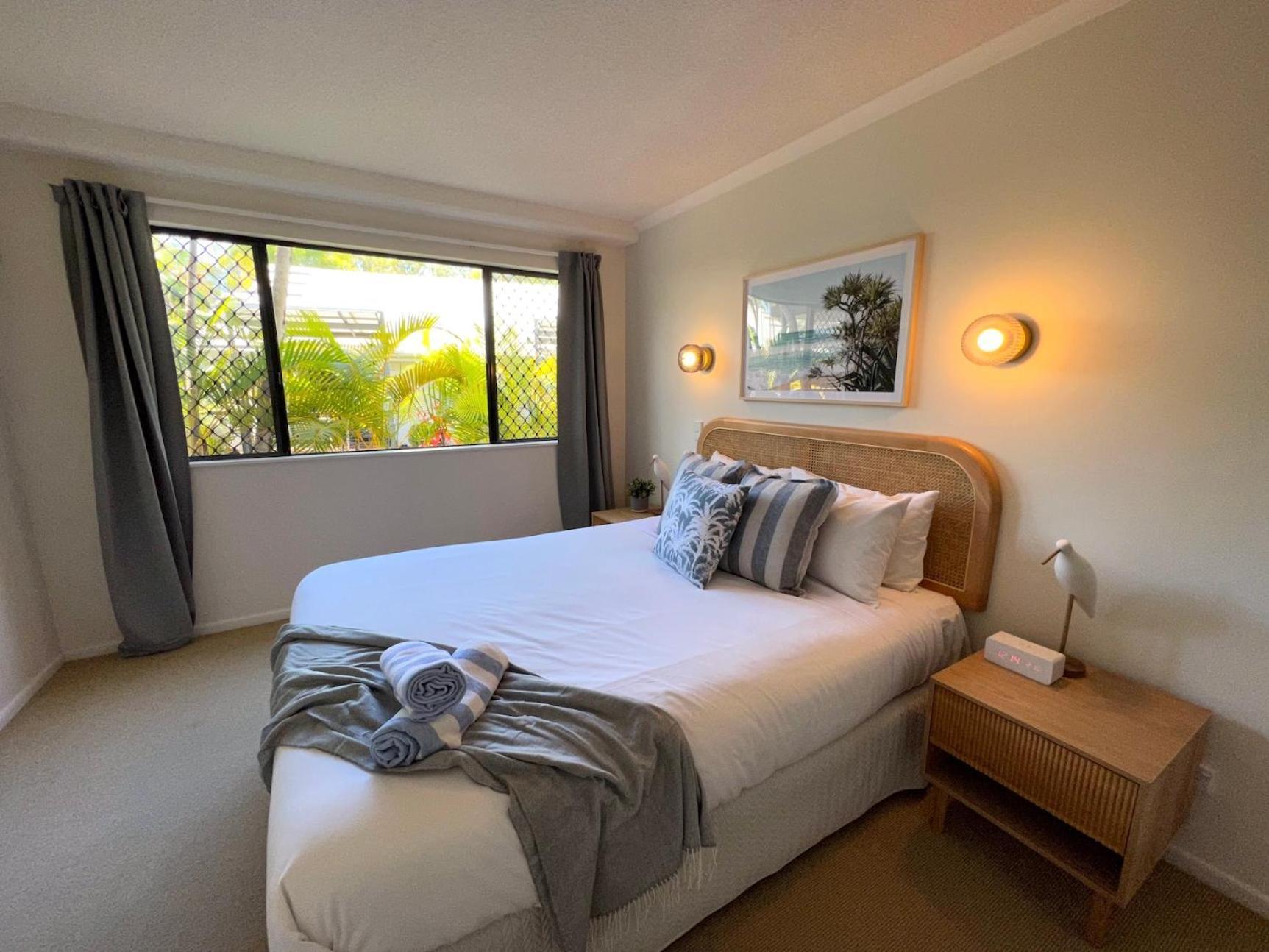 Nautical Stylish Ground Level 1 Bedroom Unit *
